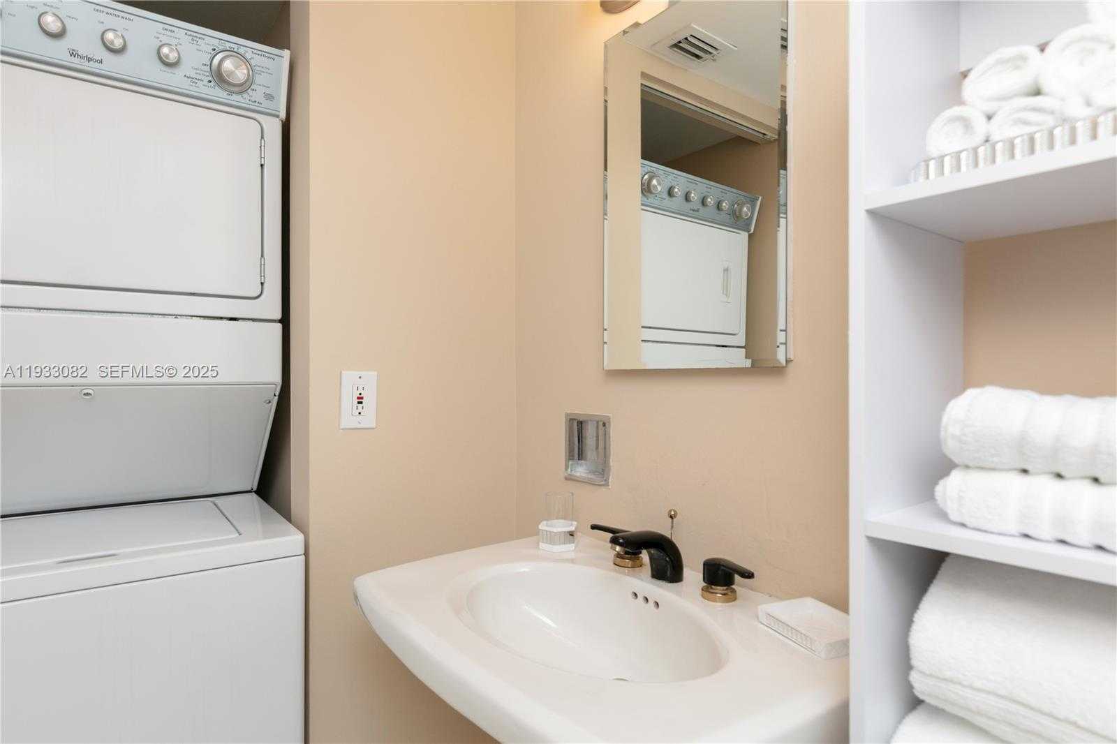 Small Image of 3500 MYSTIC POINTE DR #2603, Aventura Number 30