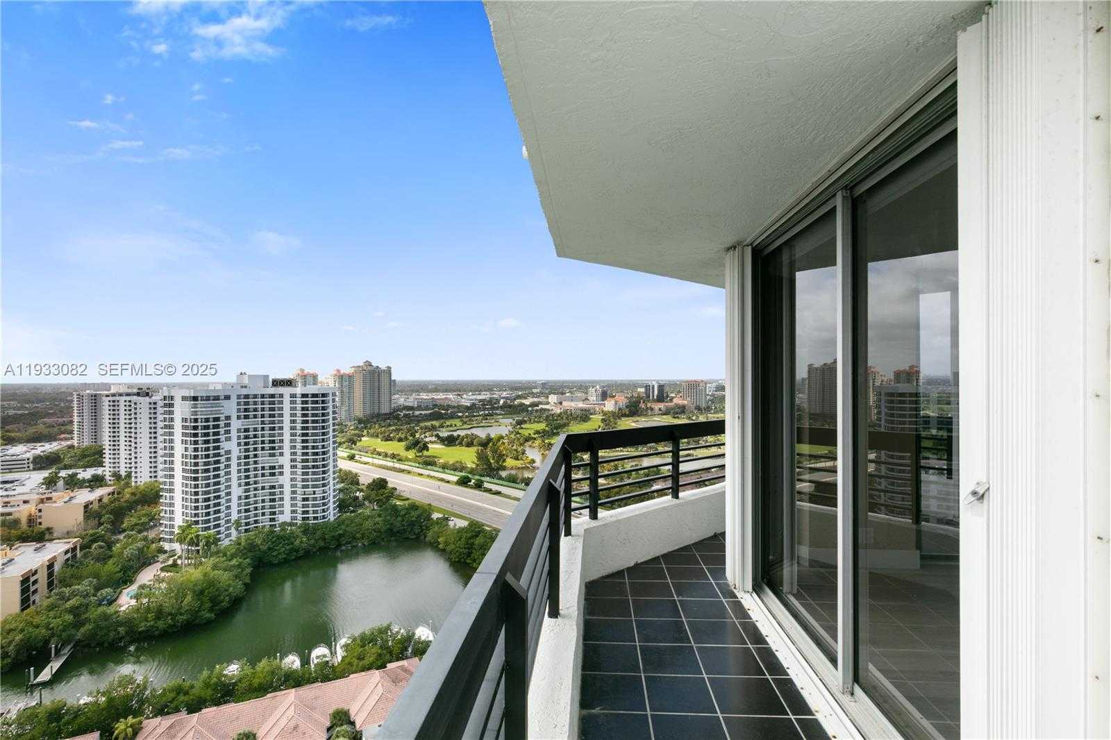 Small Image of 3500 MYSTIC POINTE DR #2603, Aventura Number 36