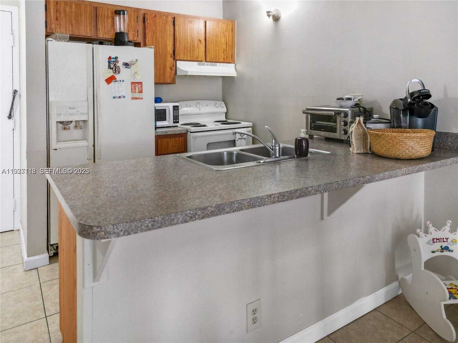 Small Image of 2701 RIVERSIDE DR #516-B, Coral Springs Number 2