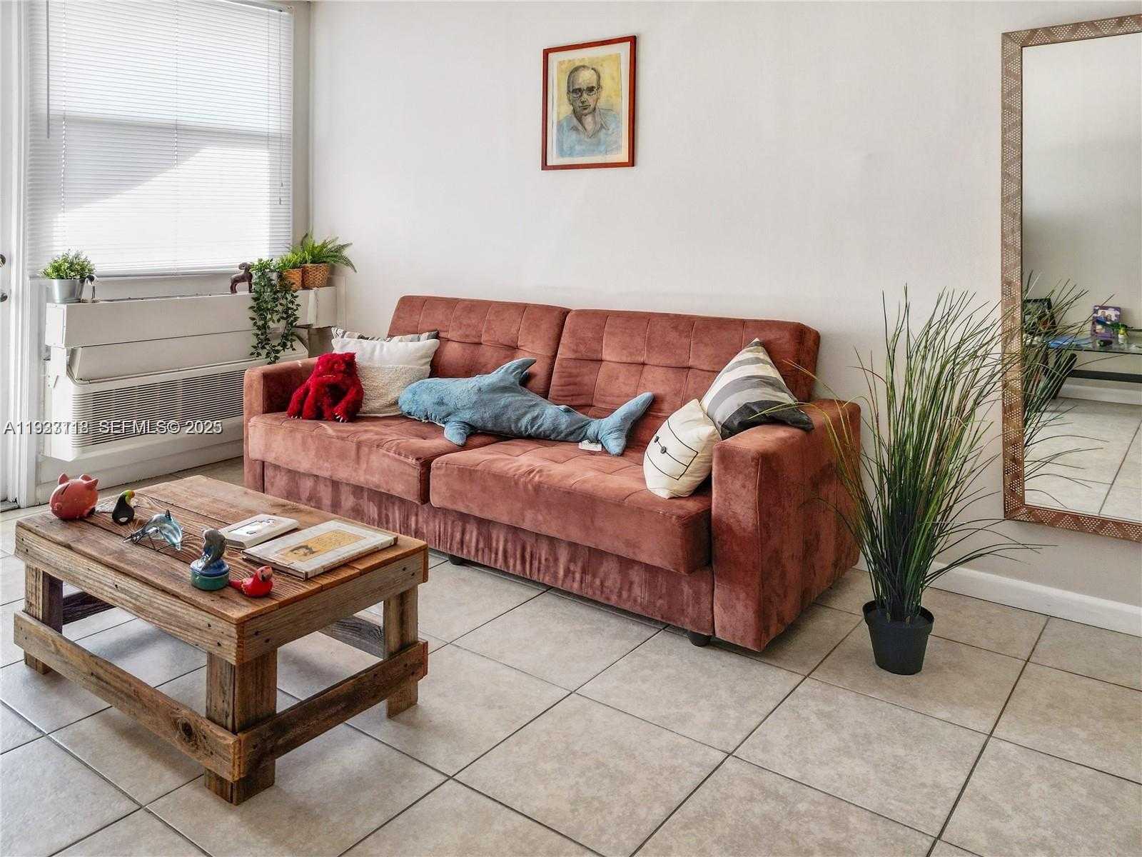 Small Image of 2701 RIVERSIDE DR #516-B, Coral Springs Number 4