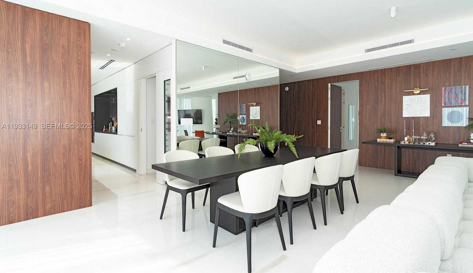 Small Image of 300 BISCAYNE BOULEVARD WAY #1901, Miami Number 14