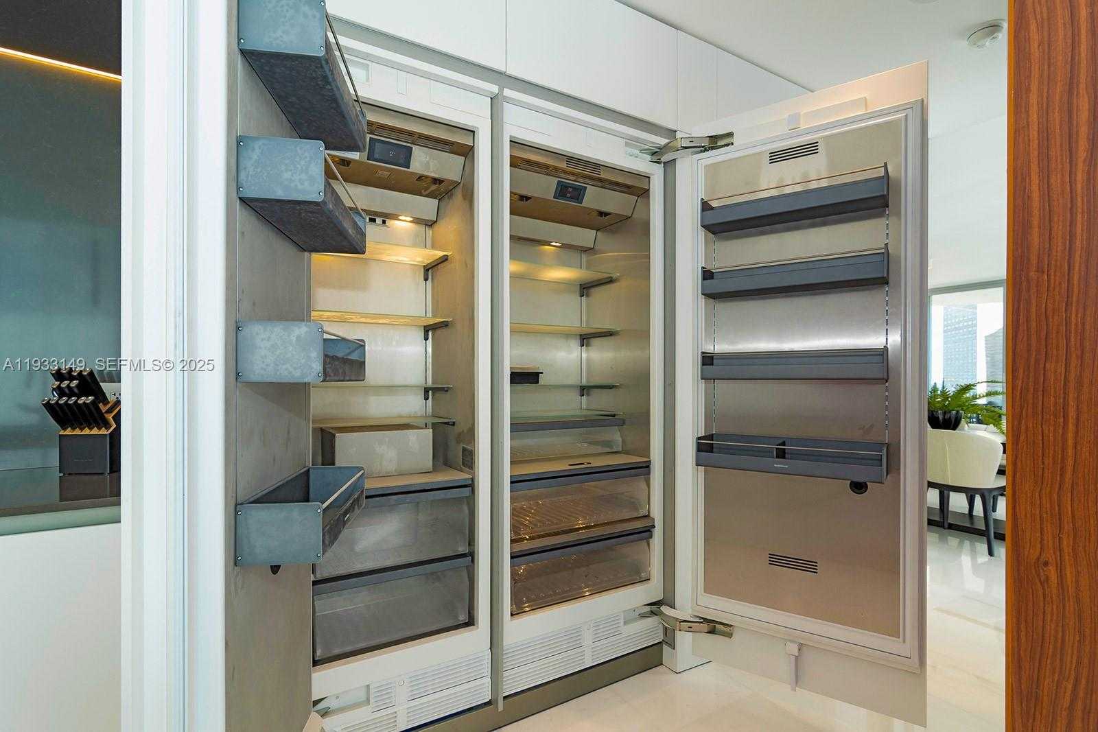 Small Image of 300 BISCAYNE BOULEVARD WAY #1901, Miami Number 22