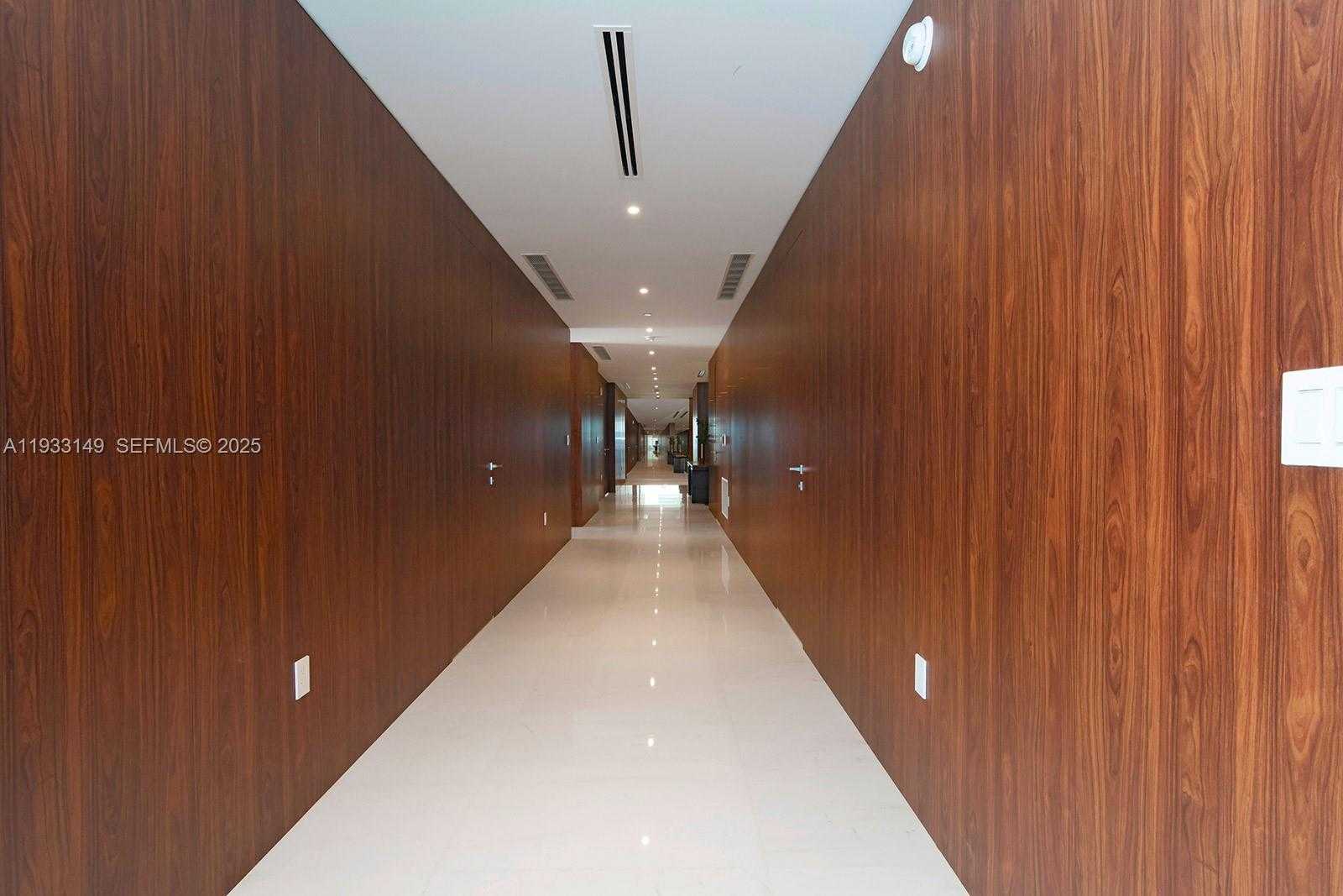 Small Image of 300 BISCAYNE BOULEVARD WAY #1901, Miami Number 24