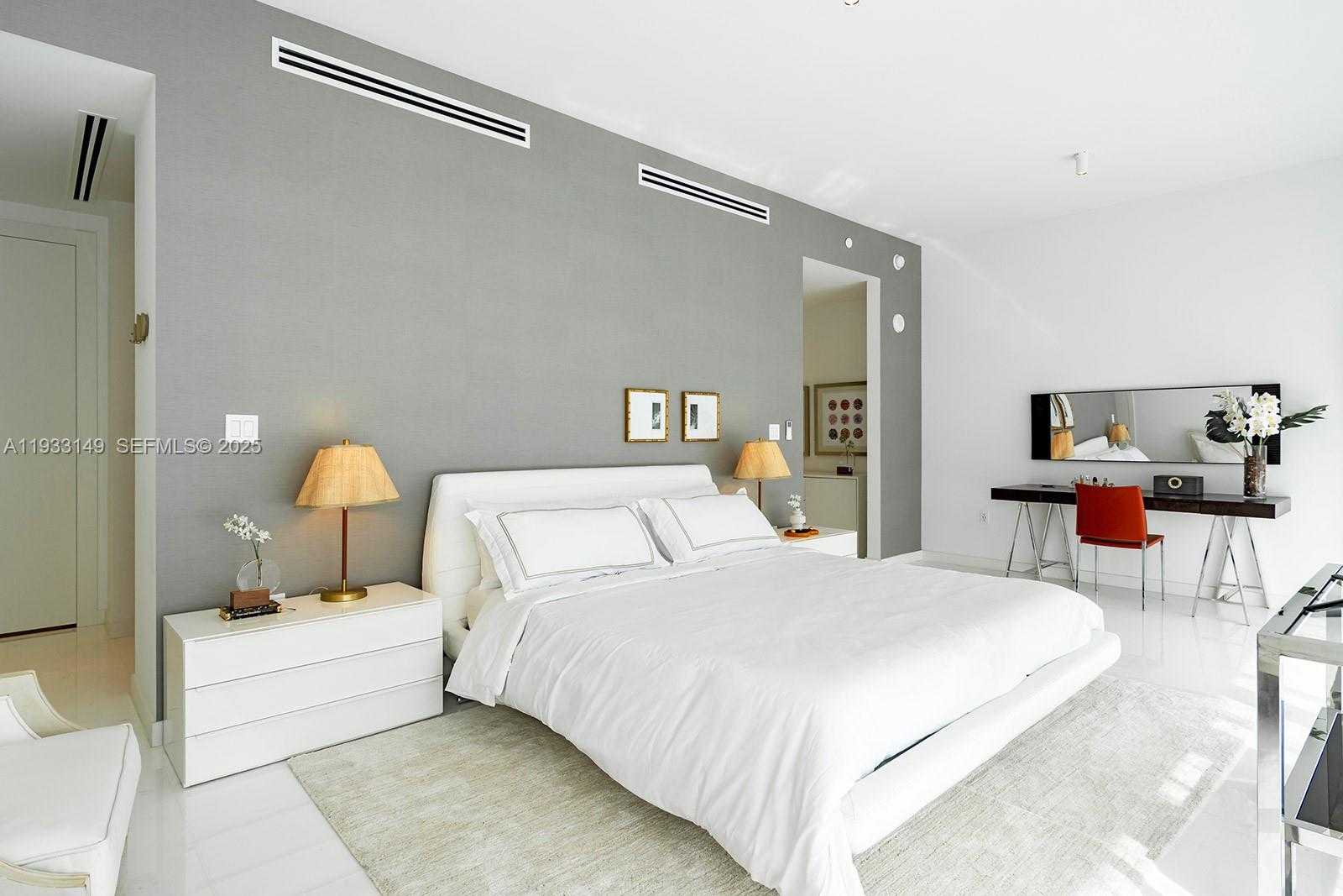 Small Image of 300 BISCAYNE BOULEVARD WAY #1901, Miami Number 26