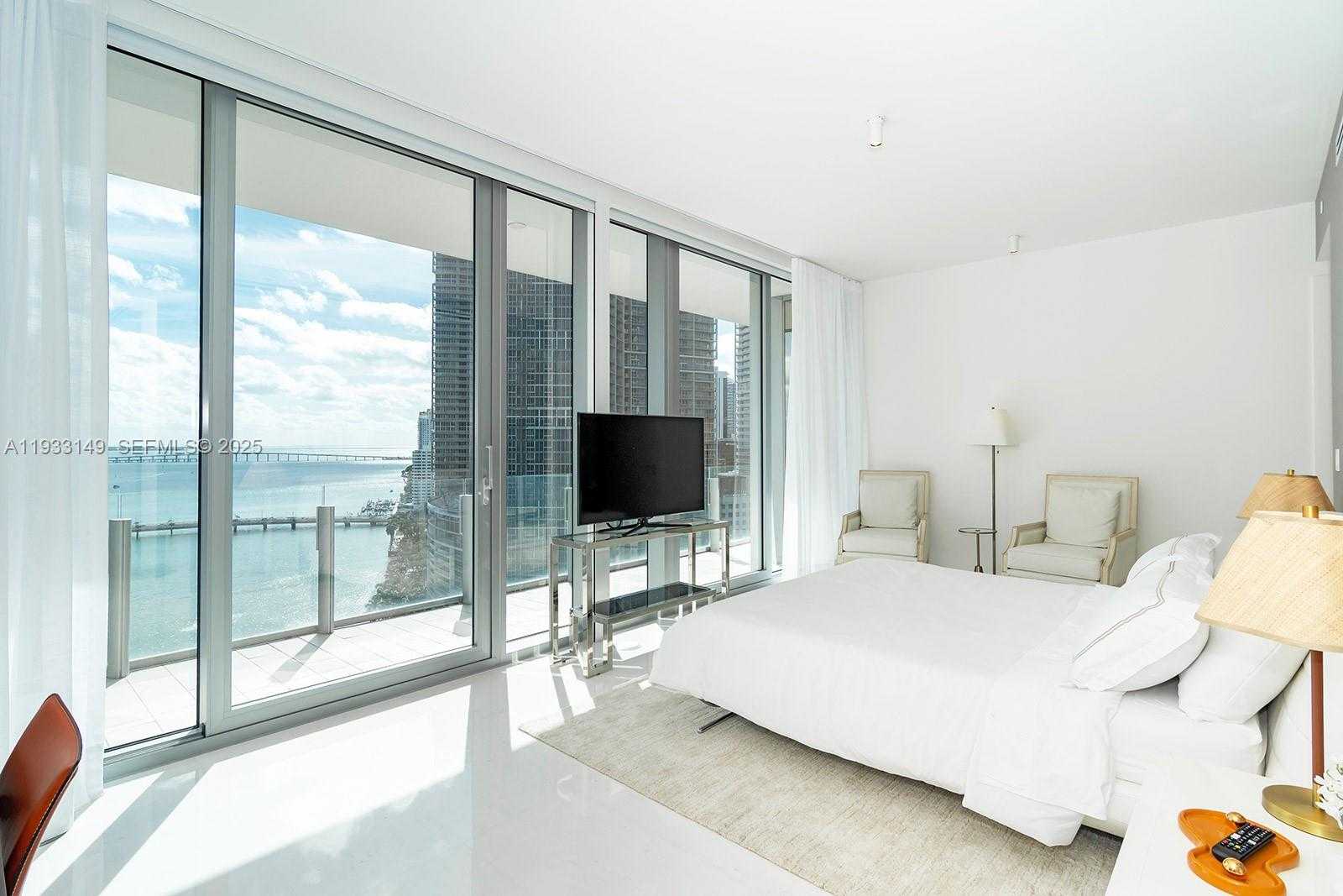 Small Image of 300 BISCAYNE BOULEVARD WAY #1901, Miami Number 27