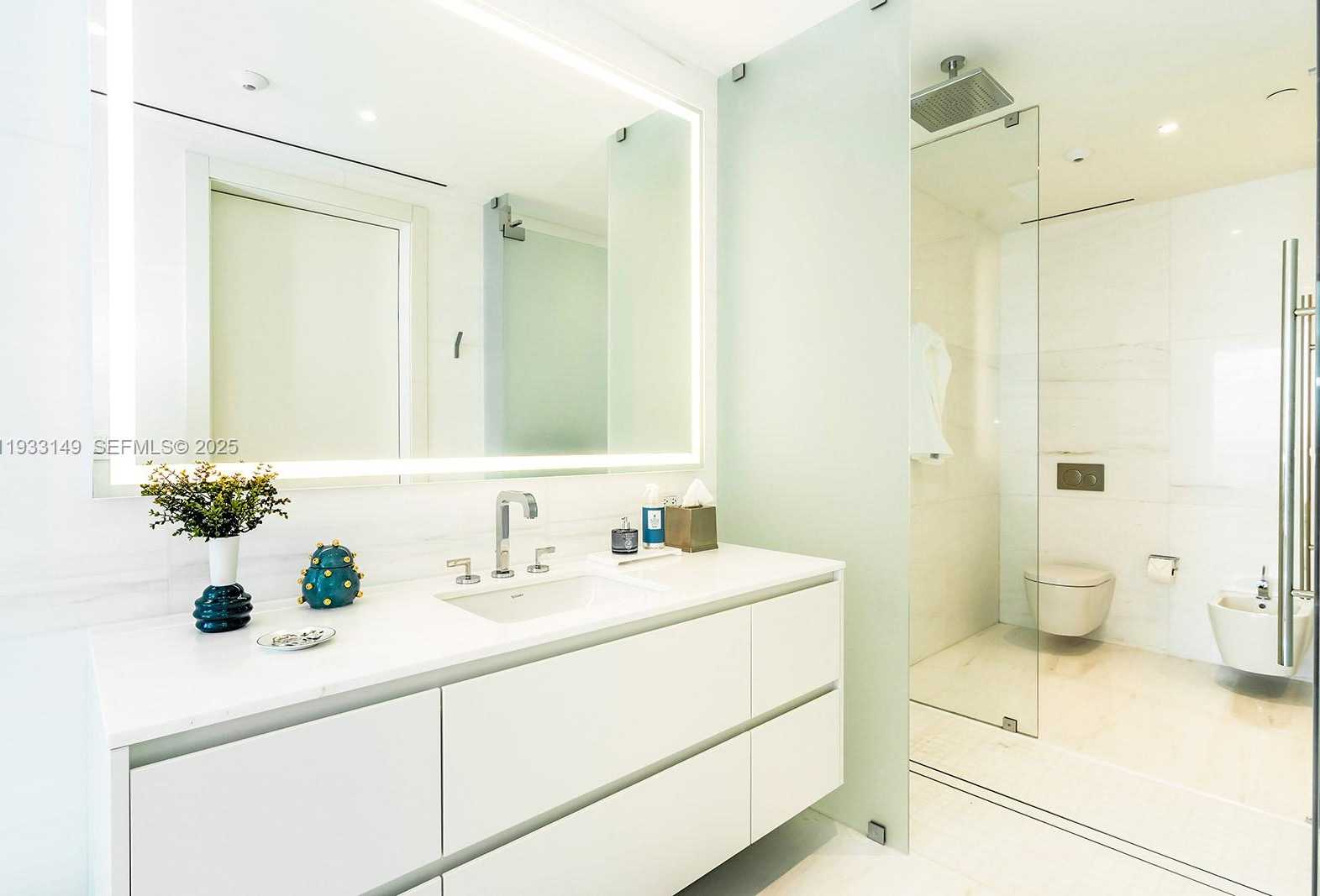 Small Image of 300 BISCAYNE BOULEVARD WAY #1901, Miami Number 32