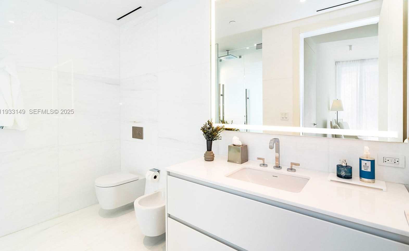 Small Image of 300 BISCAYNE BOULEVARD WAY #1901, Miami Number 33