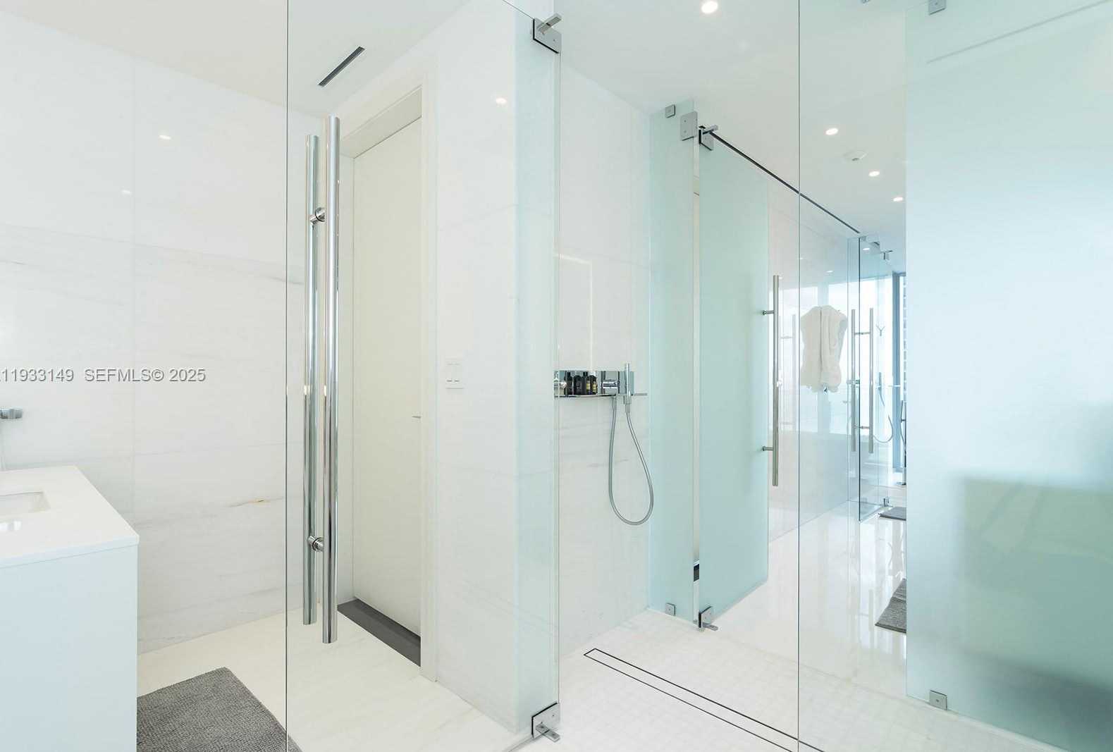 Small Image of 300 BISCAYNE BOULEVARD WAY #1901, Miami Number 34