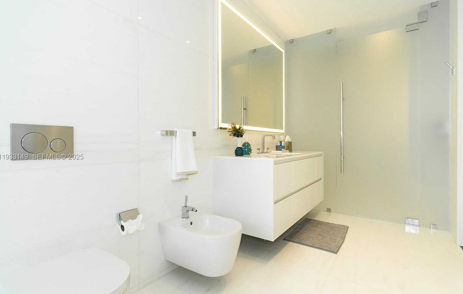 Small Image of 300 BISCAYNE BOULEVARD WAY #1901, Miami Number 36