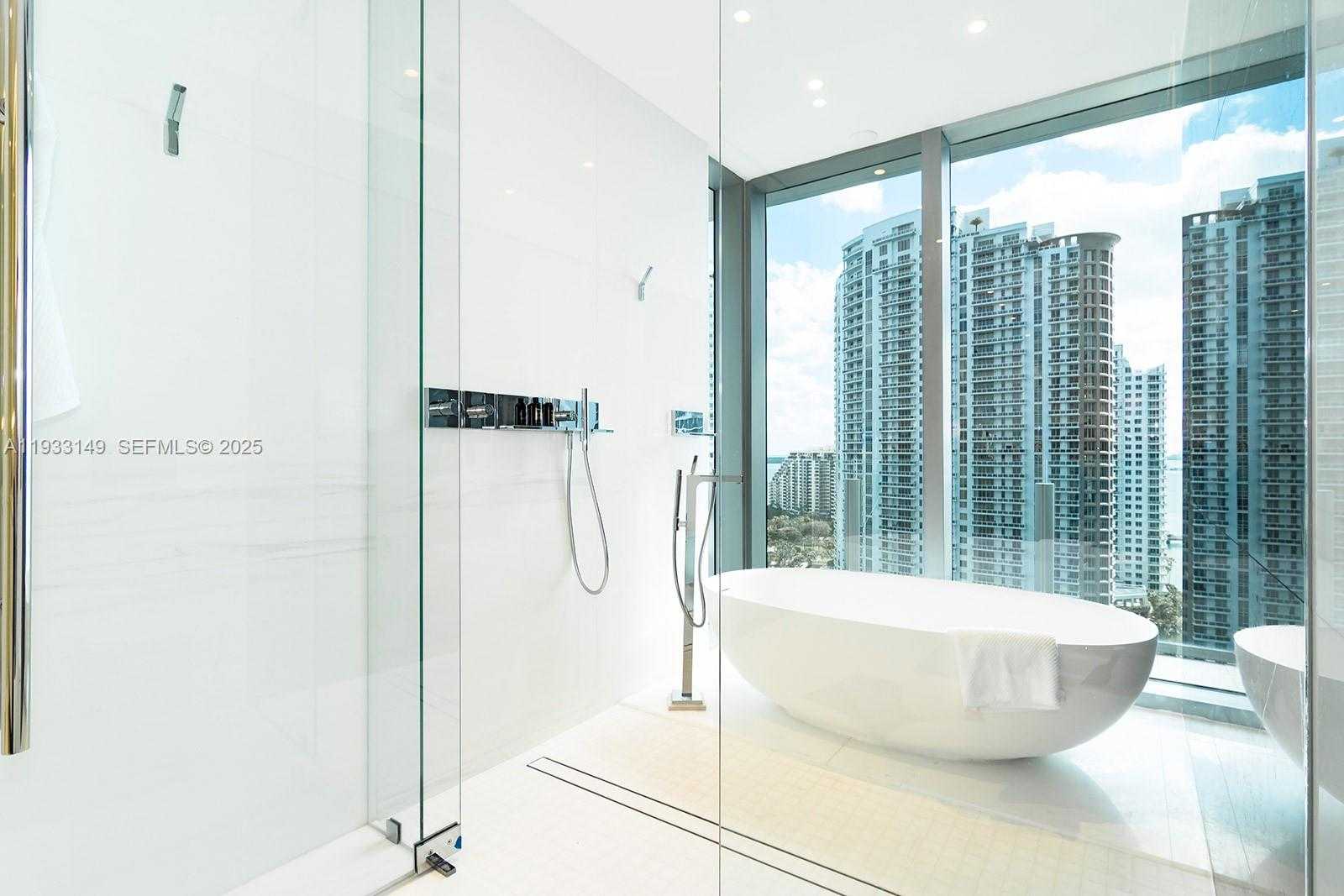 Small Image of 300 BISCAYNE BOULEVARD WAY #1901, Miami Number 37