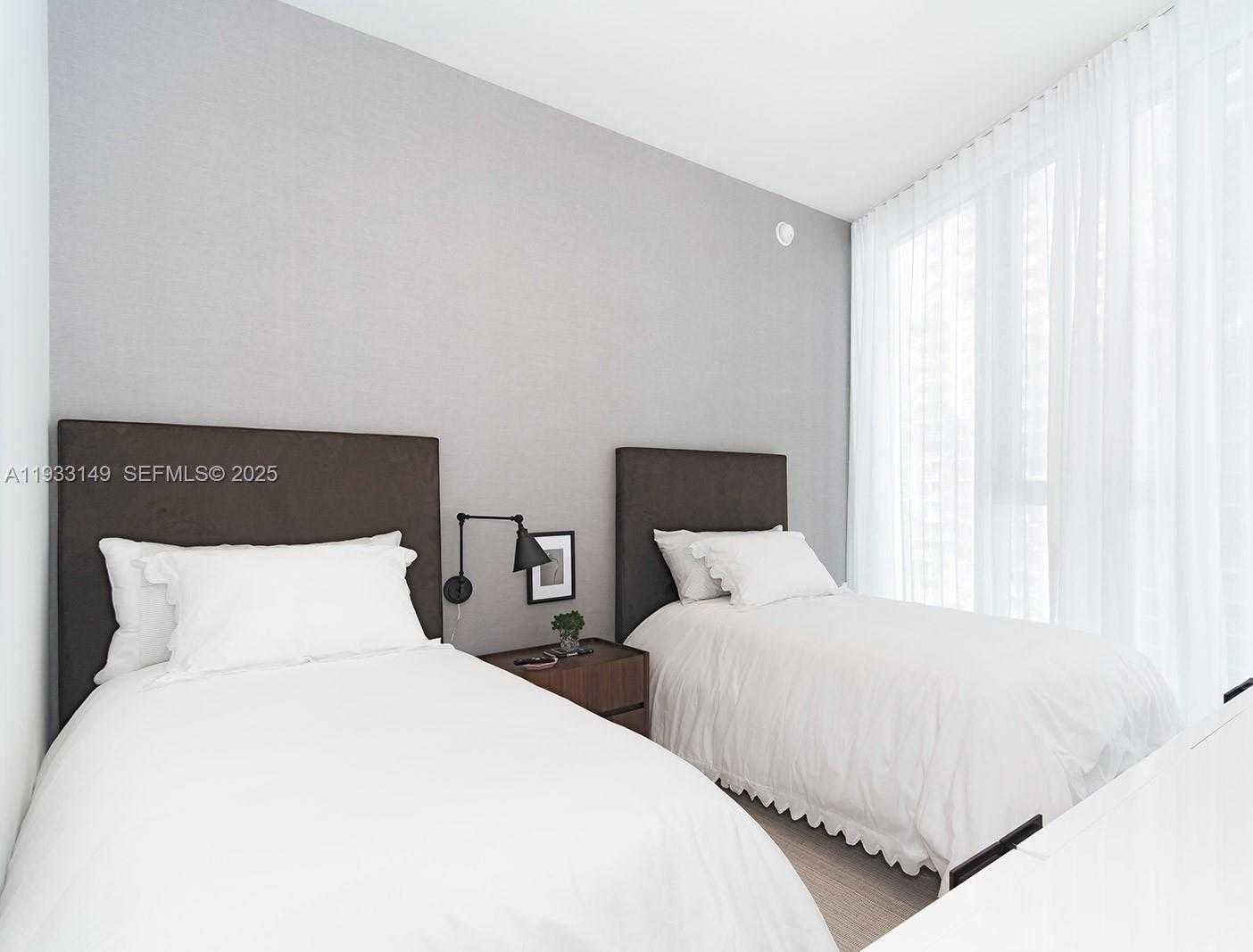 Small Image of 300 BISCAYNE BOULEVARD WAY #1901, Miami Number 47