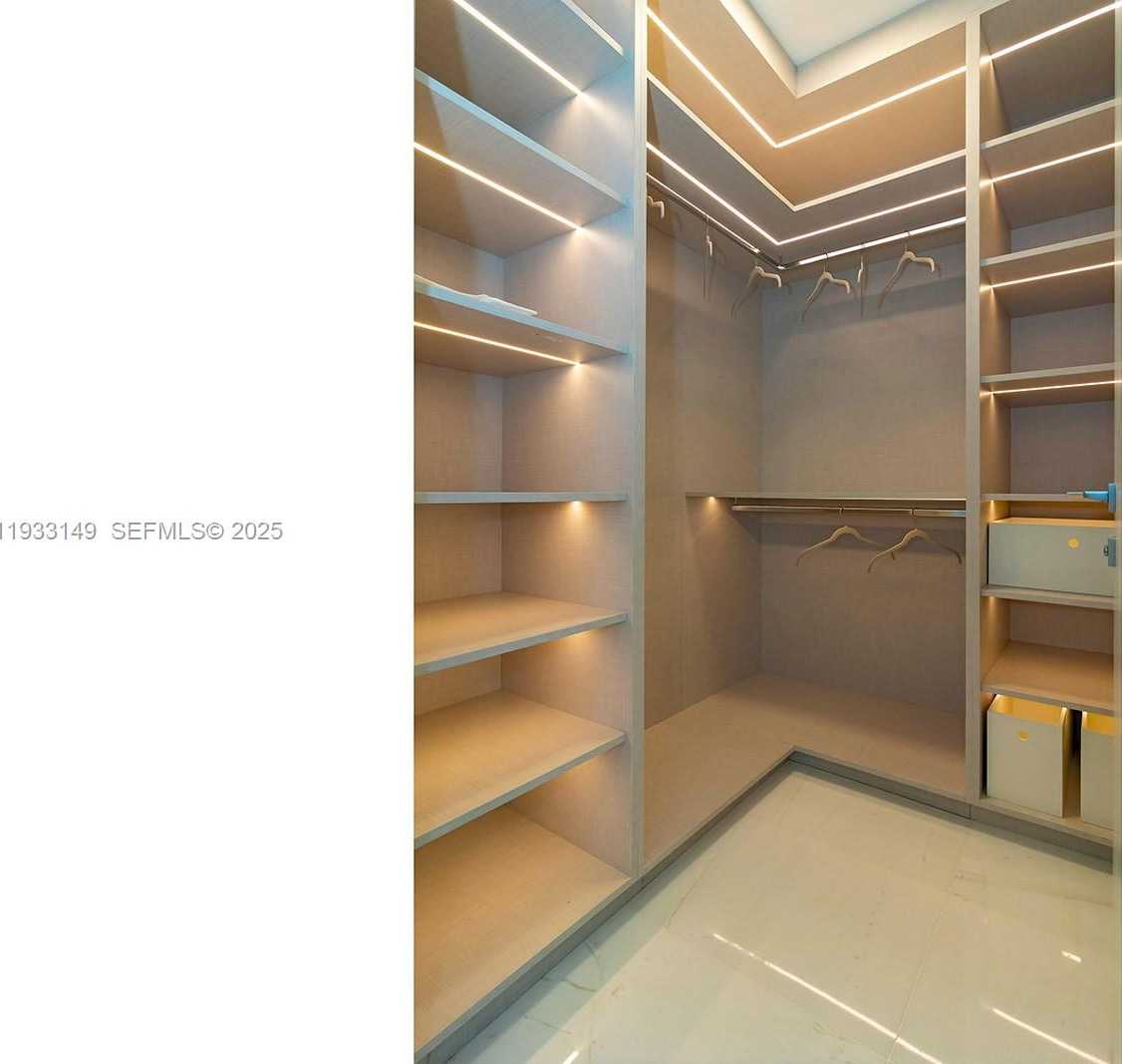 Small Image of 300 BISCAYNE BOULEVARD WAY #1901, Miami Number 54