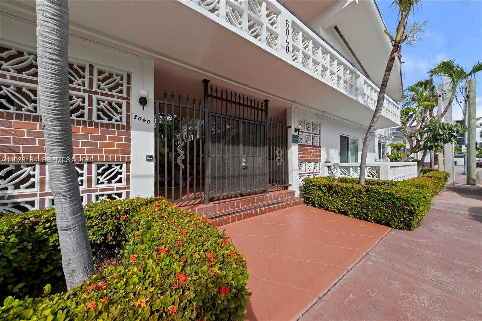 Small Image of 8040 TATUM WATERWAY DR #11, Miami Beach Number 2