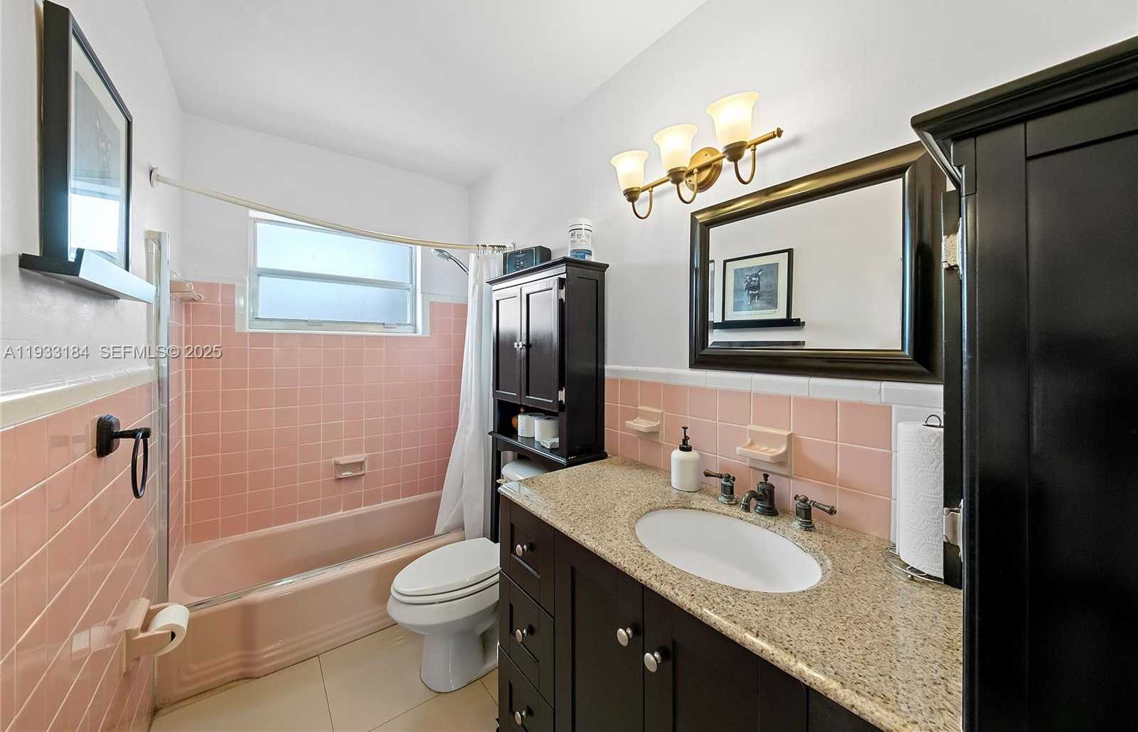 Small Image of 8040 TATUM WATERWAY DR #11, Miami Beach Number 21