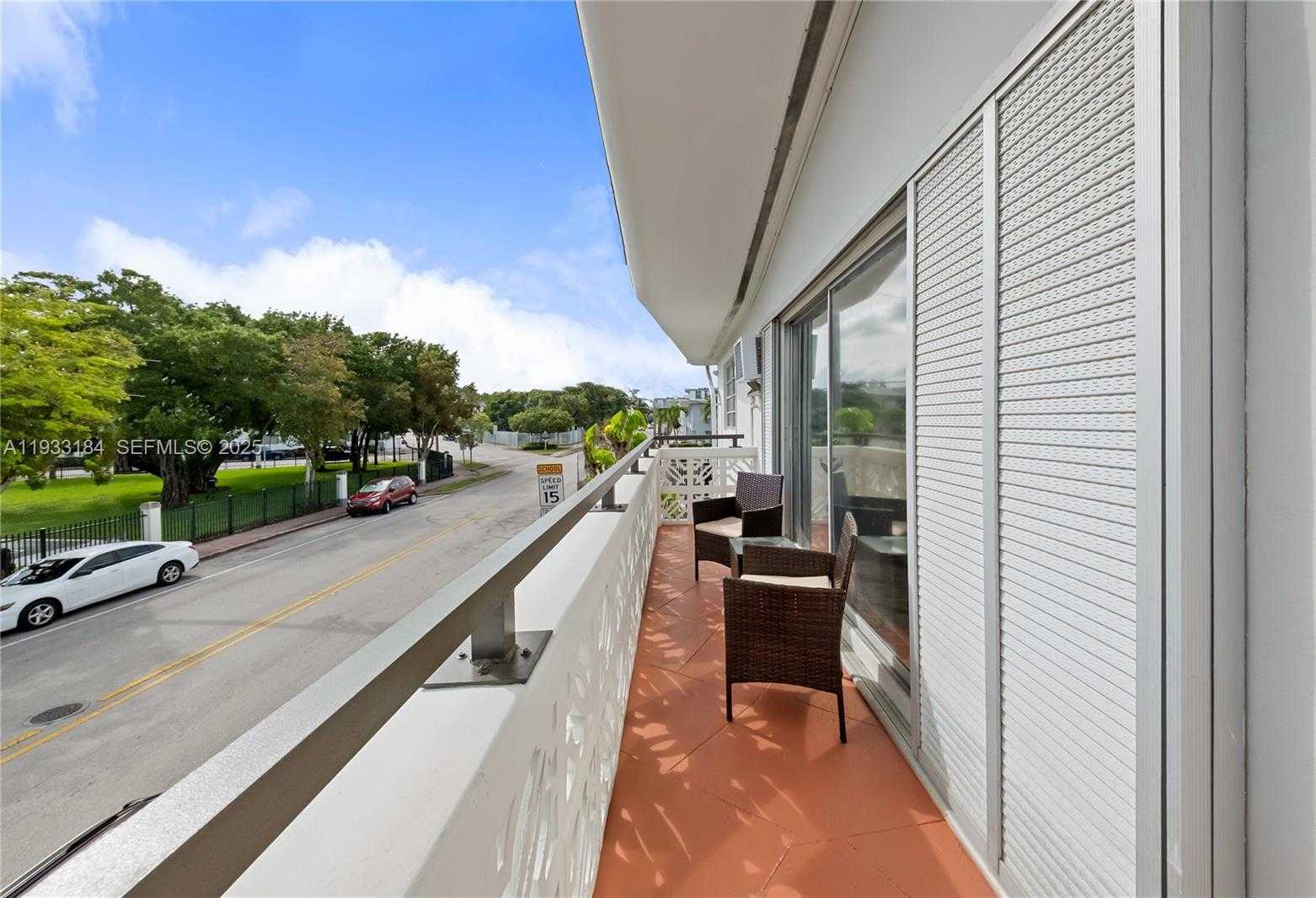 Small Image of 8040 TATUM WATERWAY DR #11, Miami Beach Number 27