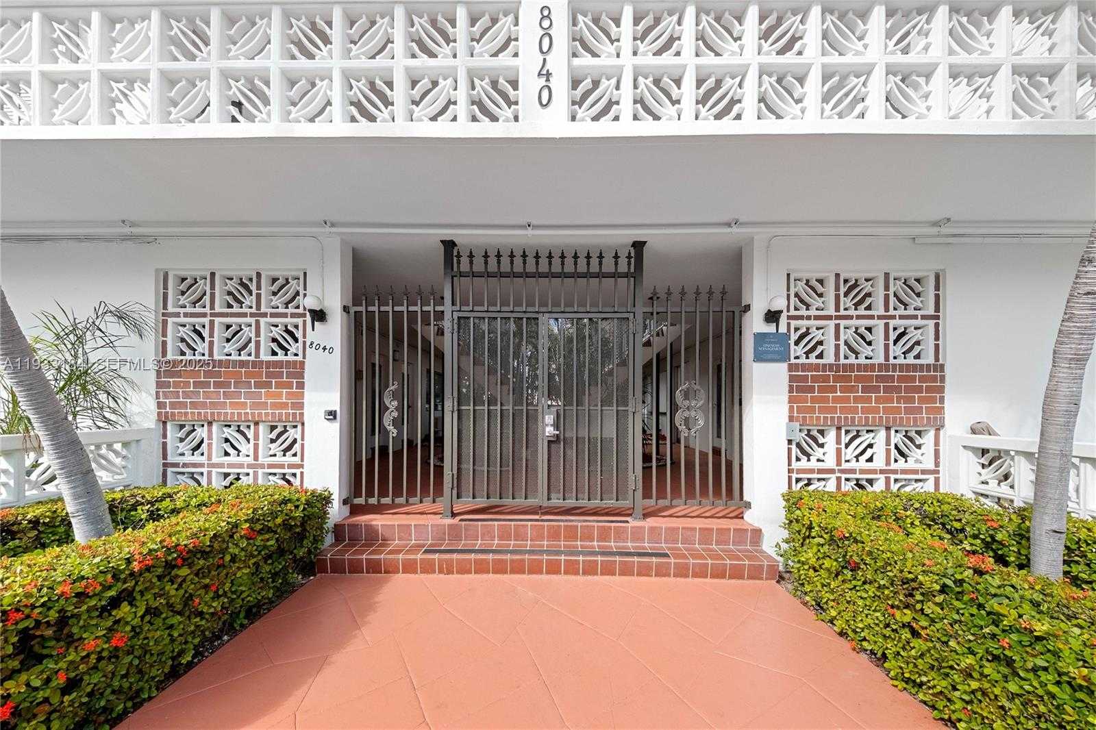 Small Image of 8040 TATUM WATERWAY DR #11, Miami Beach Number 3