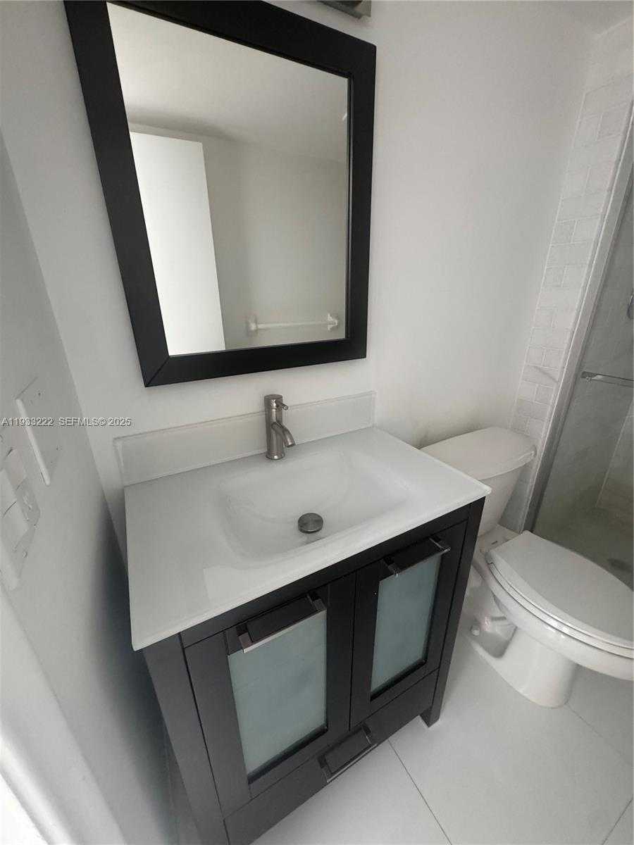 Small Image of 625 BILTMORE WAY #1103, Coral Gables Number 16