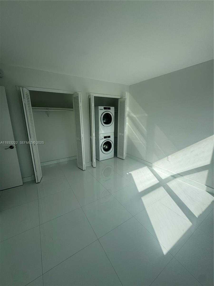 Small Image of 625 BILTMORE WAY #1103, Coral Gables Number 18