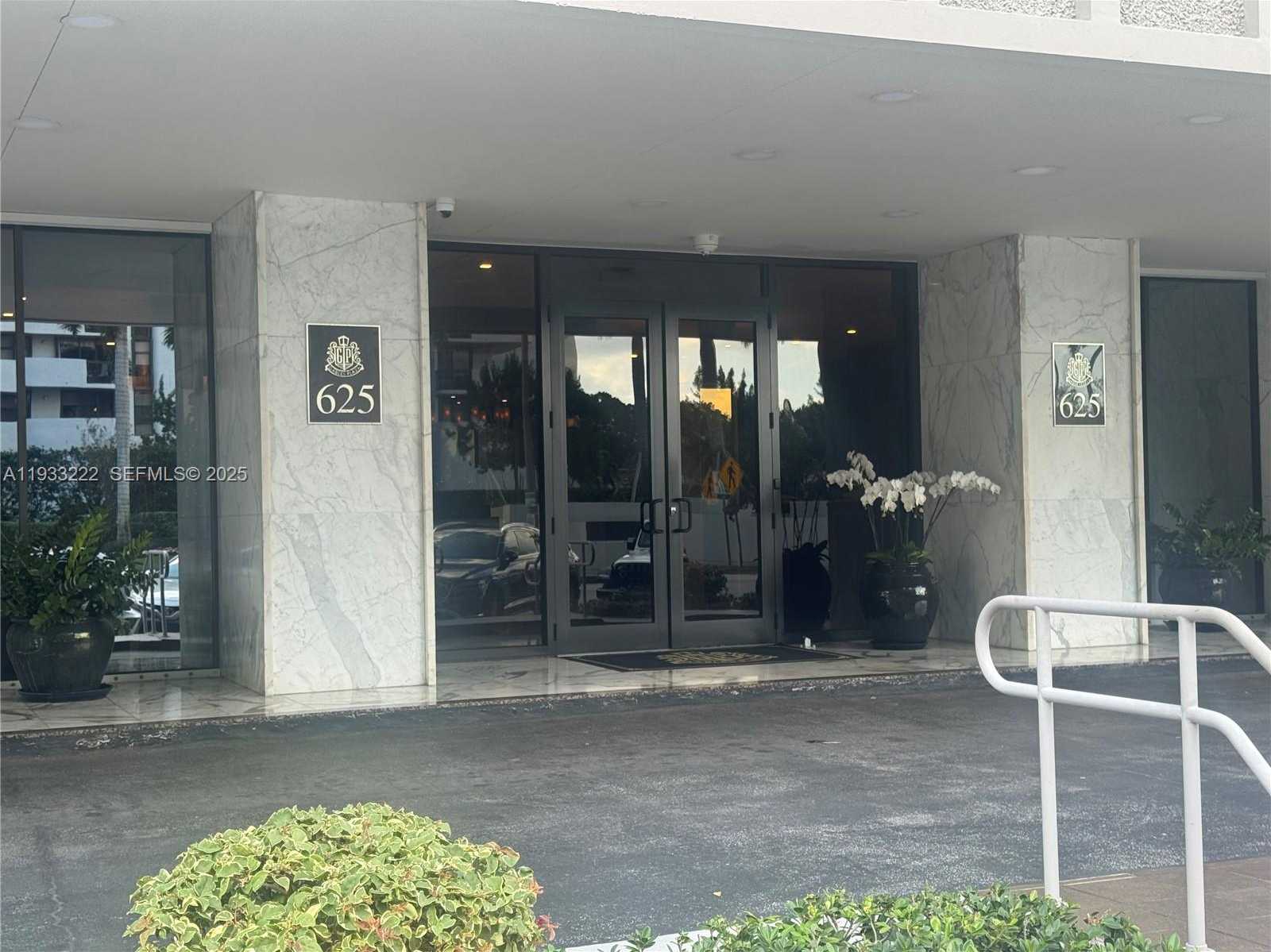 Small Image of 625 BILTMORE WAY #1103, Coral Gables Number 2