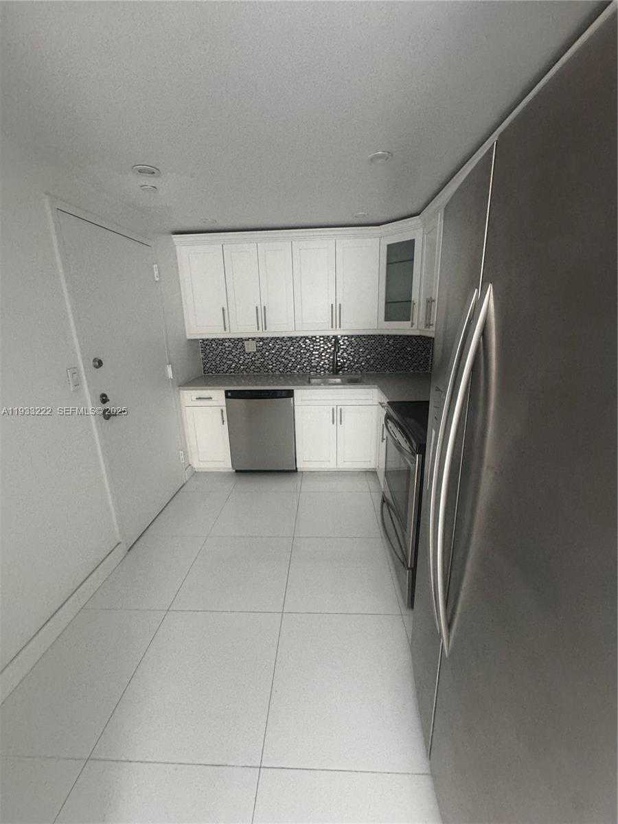 Small Image of 625 BILTMORE WAY #1103, Coral Gables Number 8