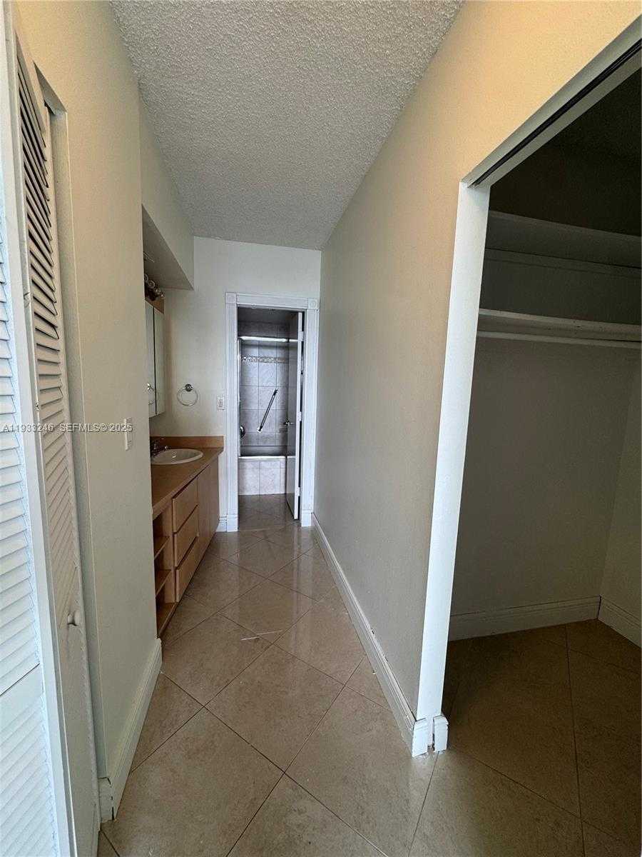 Small Image of 1980 SOUTH OCEAN DR #20Q, Hallandale Beach Number 14