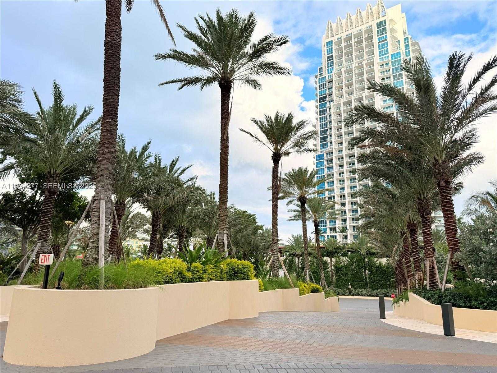 Small Image of 300 SOUTH POINTE DR #3402, Miami Beach Number 37