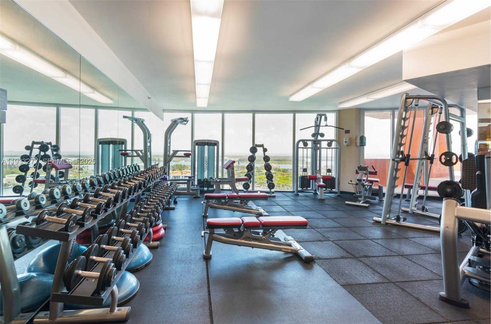 Small Image of 300 SOUTH POINTE DR #3402, Miami Beach Number 53