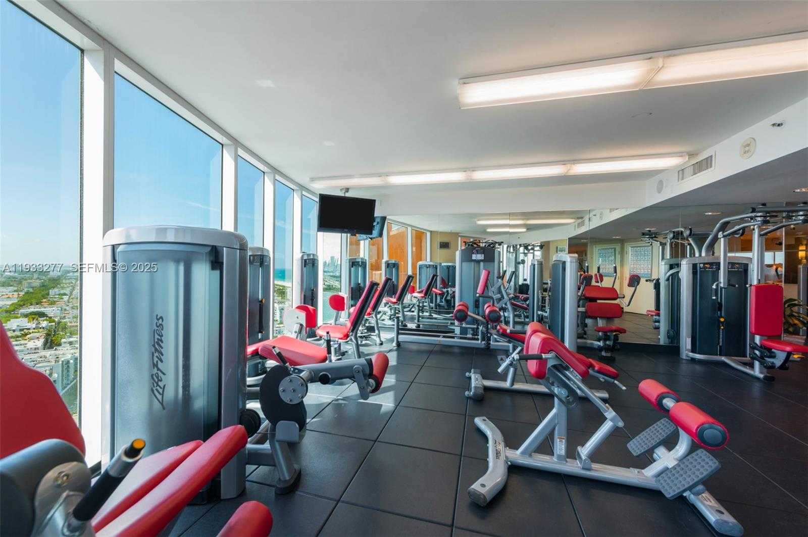 Small Image of 300 SOUTH POINTE DR #3402, Miami Beach Number 55