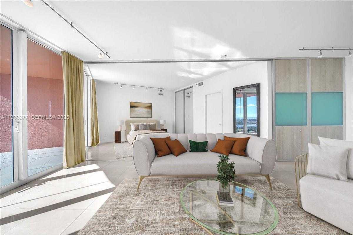 Small Image of 300 SOUTH POINTE DR #3402, Miami Beach Number 7