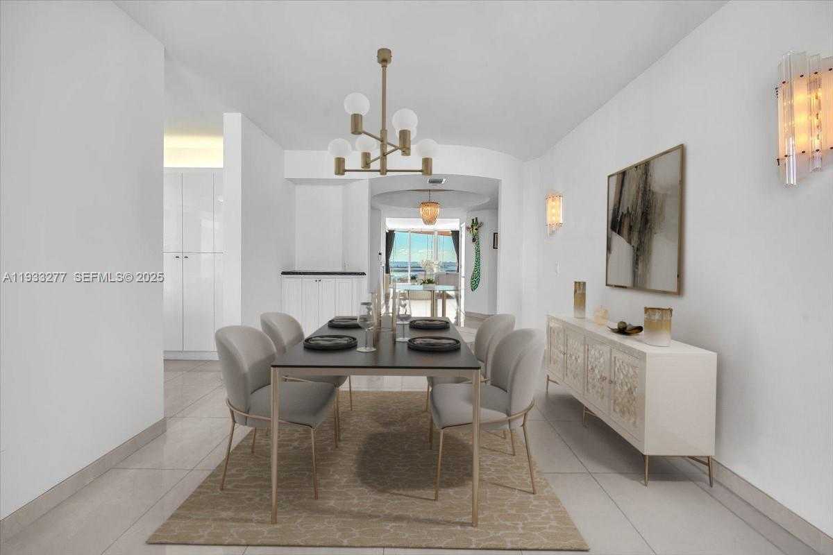 Small Image of 300 SOUTH POINTE DR #3402, Miami Beach Number 9