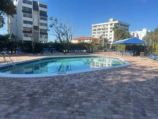 Small Image of 1001 91ST ST #408, Bay Harbor Islands Number 19