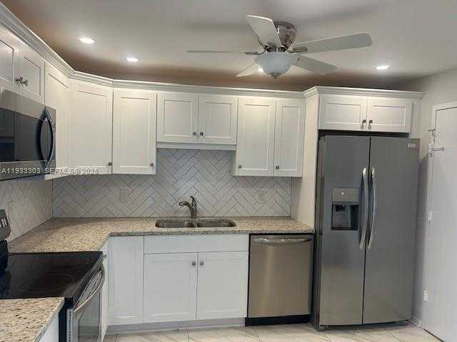 Small Image of 1001 91ST ST #408, Bay Harbor Islands Number 3