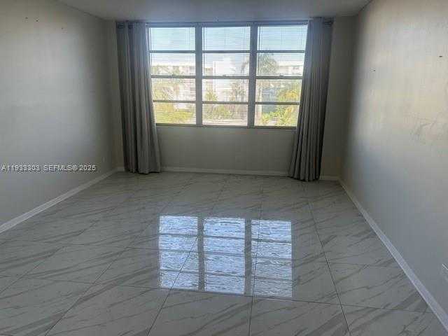 Small Image of 1001 91ST ST #408, Bay Harbor Islands Number 7