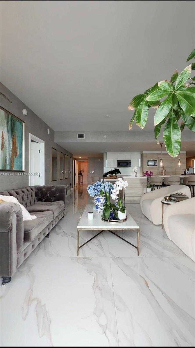 Imagen de Pequeño Objeto