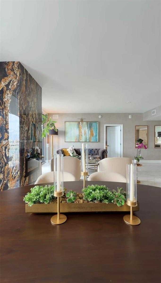 Imagen de Pequeño Objeto