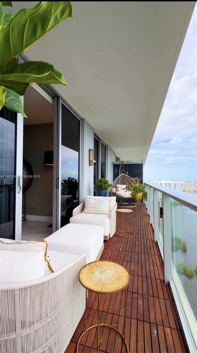 Imagen de Pequeño Objeto