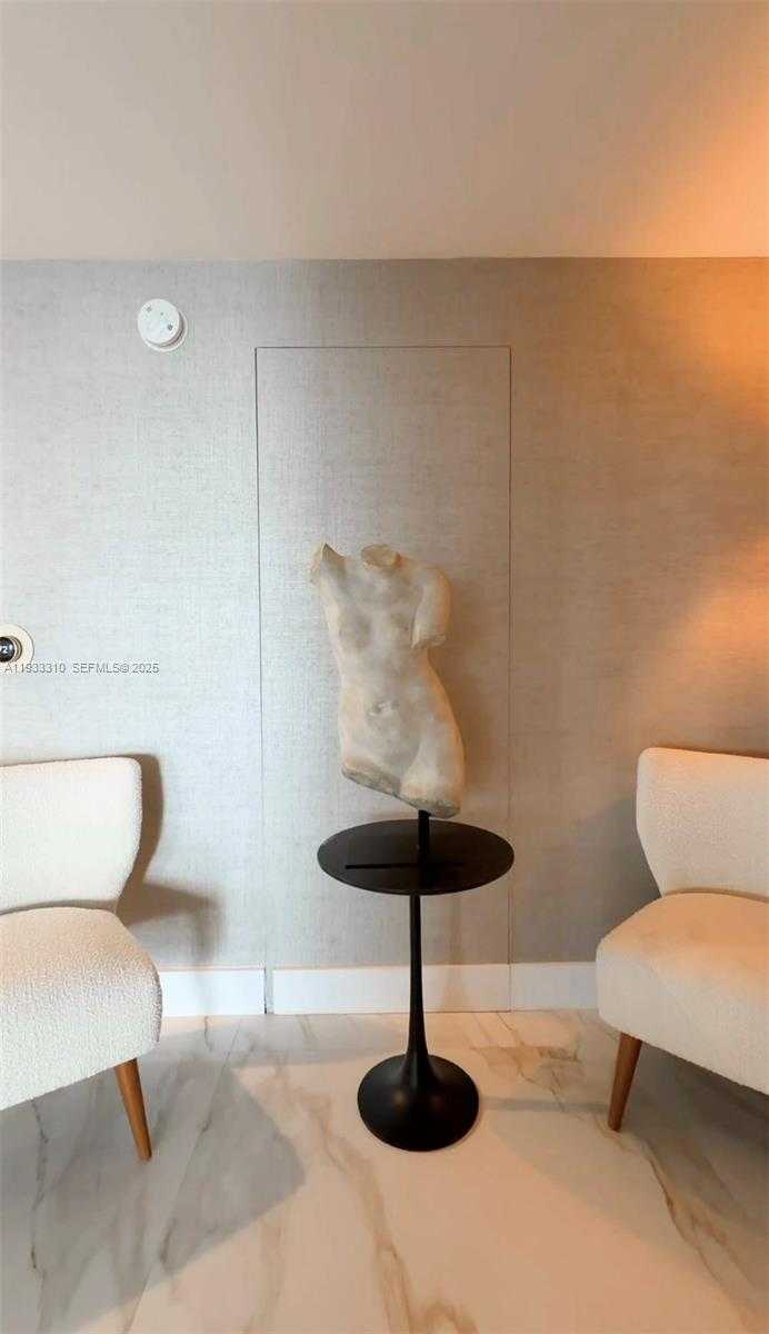 Imagen de Pequeño Objeto