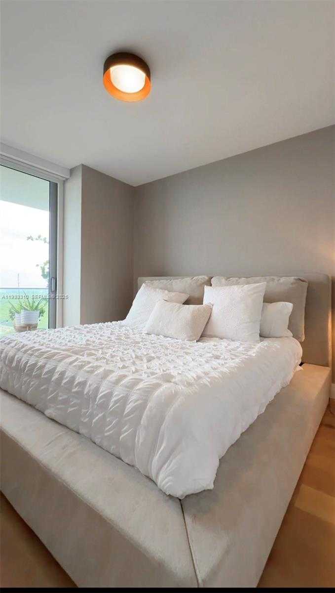 Imagen de Pequeño Objeto