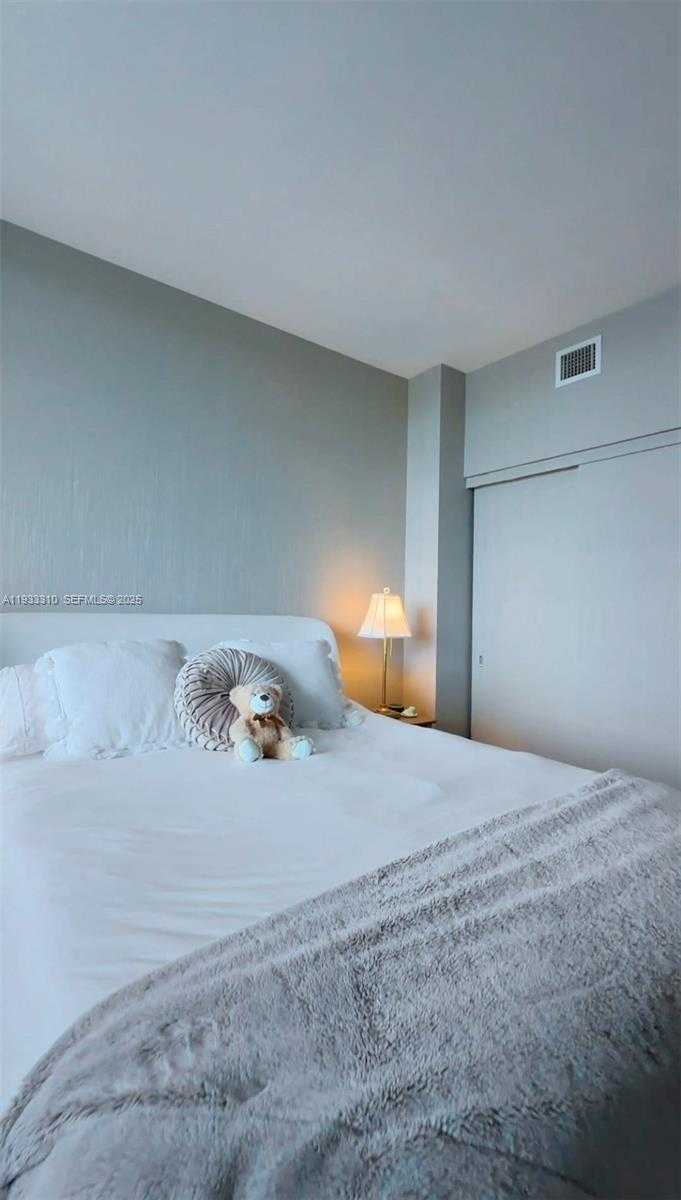 Imagen de Pequeño Objeto