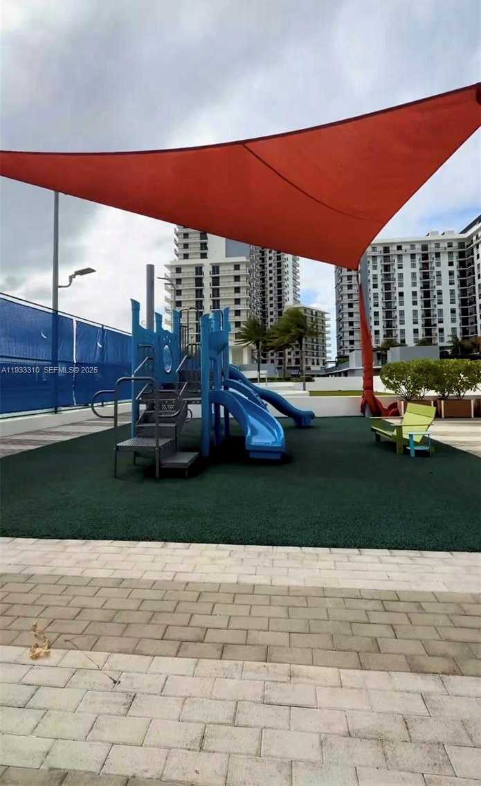 Imagen de Pequeño Objeto