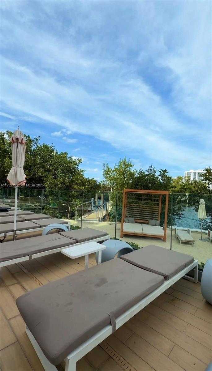 Imagen de Pequeño Objeto