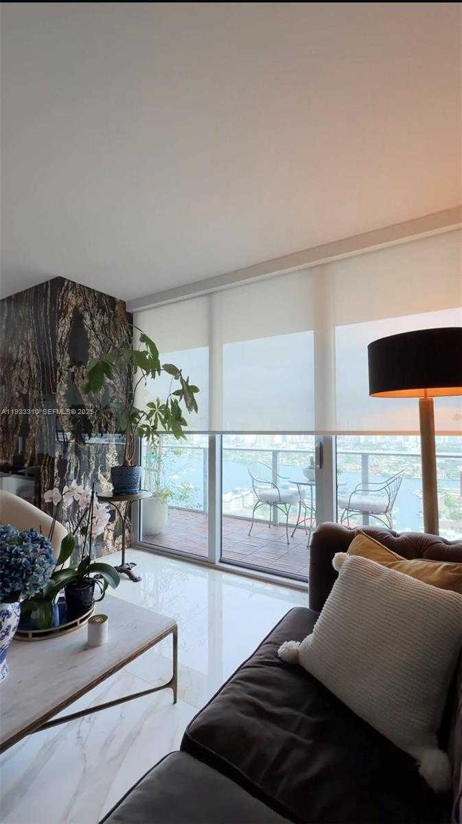 Imagen de Pequeño Objeto