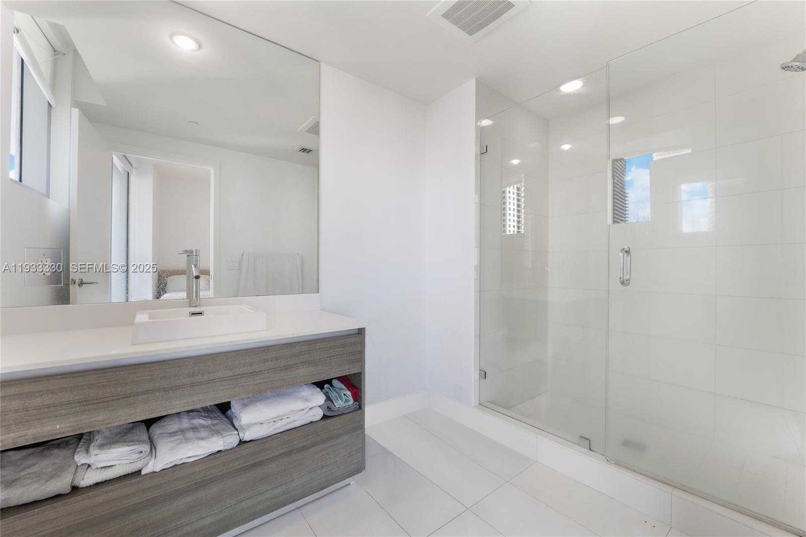 Small Image of 1100 SOUTH MIAMI AVE #1607, Miami Number 17
