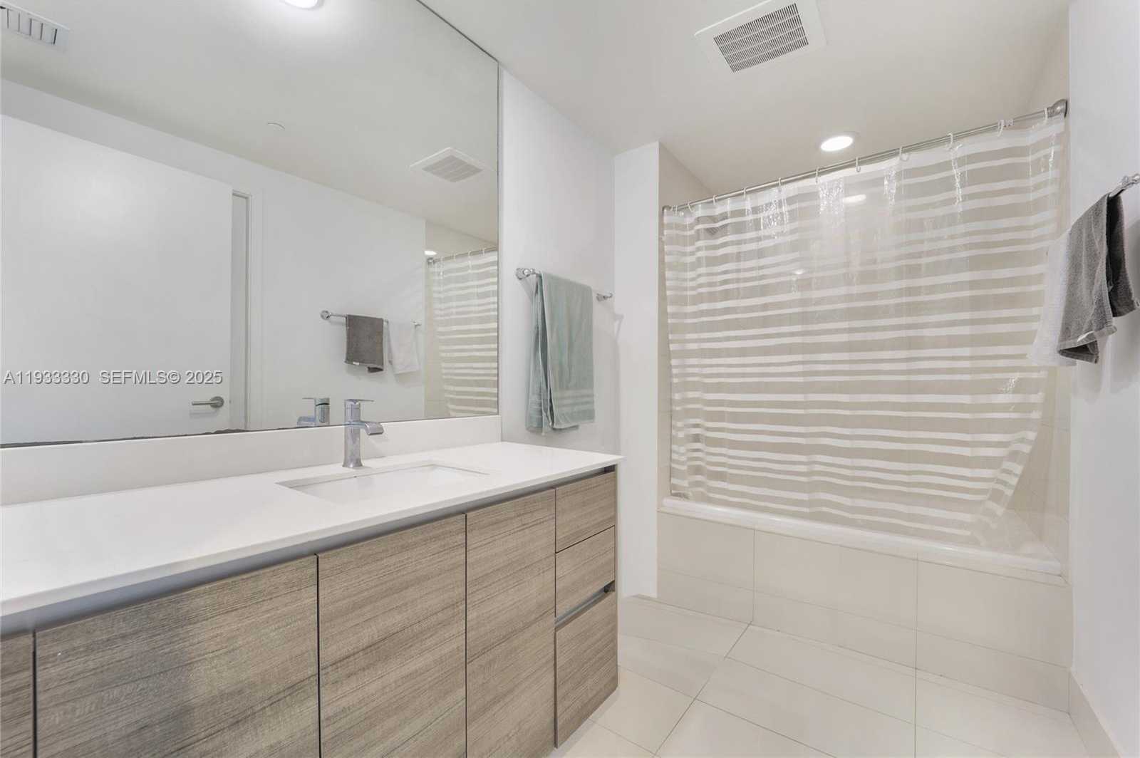 Small Image of 1100 SOUTH MIAMI AVE #1607, Miami Number 19