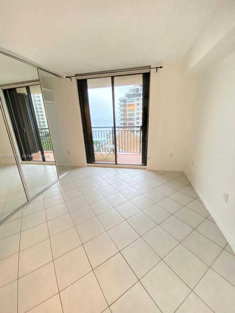 Small Image of 540 BRICKELL KEY DR #925, Miami Number 9