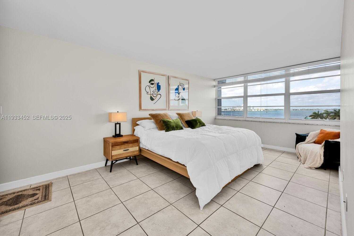 Small Image of 2016 BAY DR #604, Miami Beach Number 14