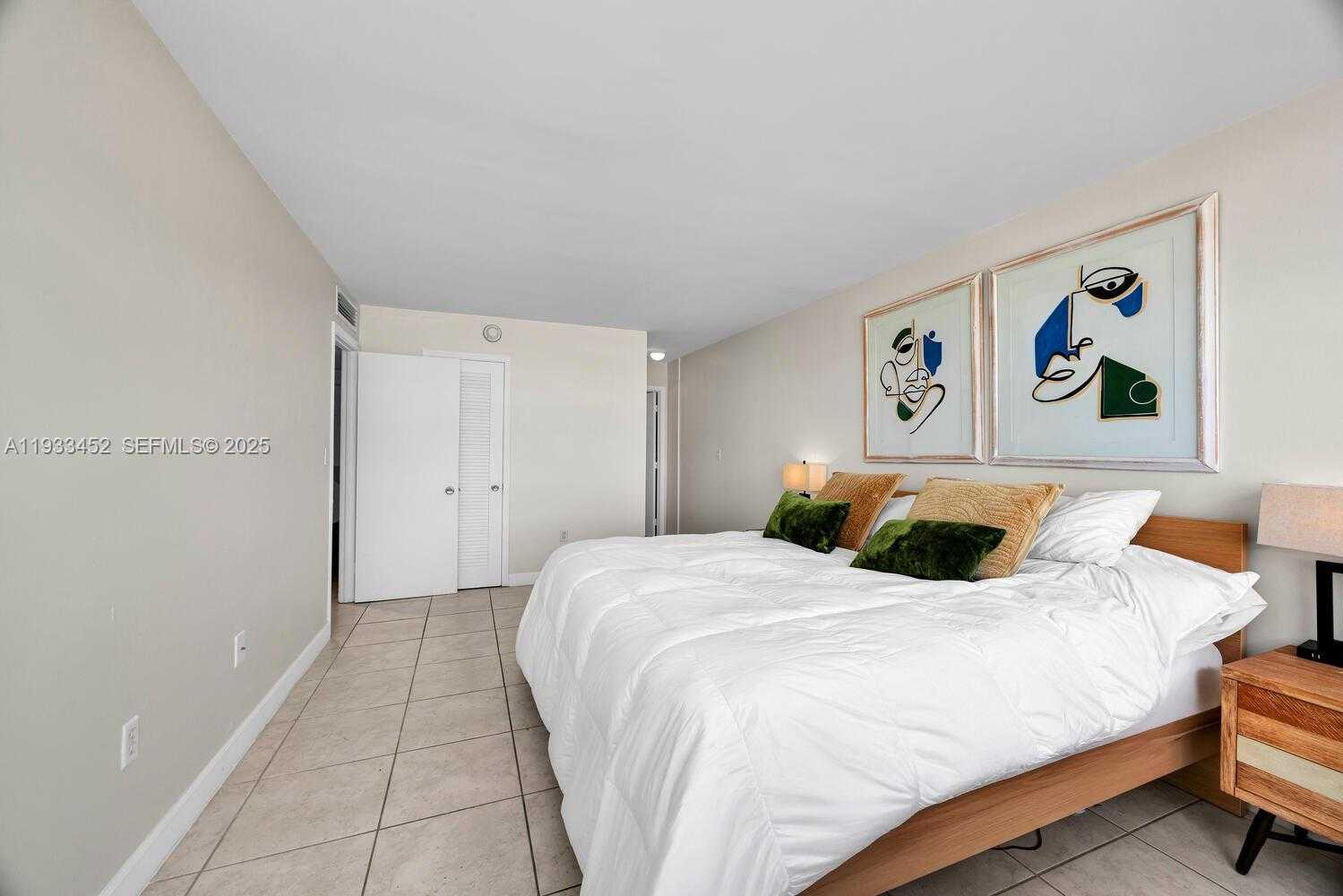 Small Image of 2016 BAY DR #604, Miami Beach Number 15