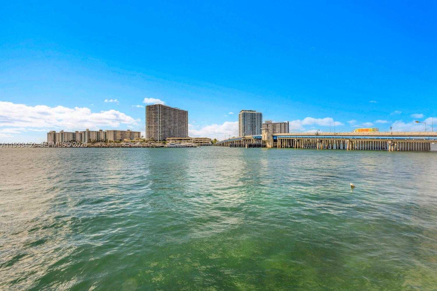 Small Image of 2016 BAY DR #604, Miami Beach Number 25