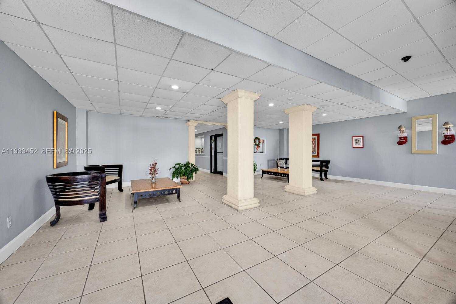 Small Image of 2016 BAY DR #604, Miami Beach Number 27