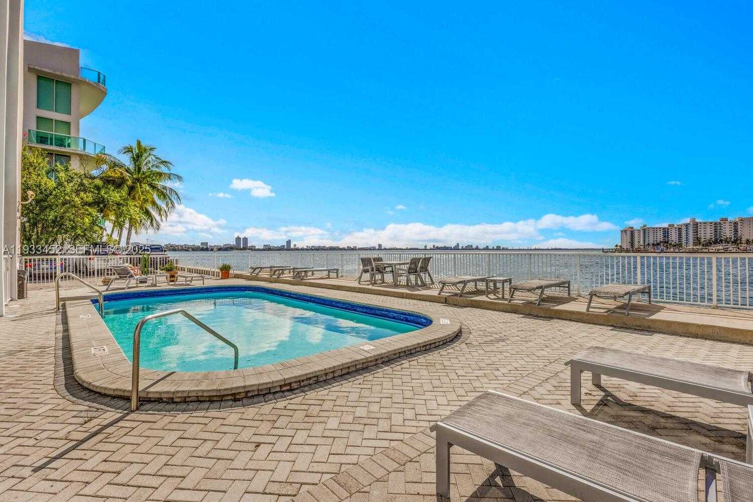 Small Image of 2016 BAY DR #604, Miami Beach Number 28